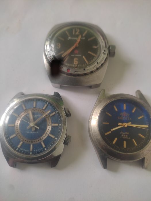 Продам часы состояние нормальное работает ходить