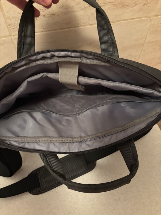 Laptop Lenovo cadou geanta pentru laptop