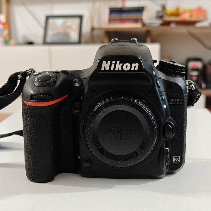 Trusa Foto Nikon D750 (FX)