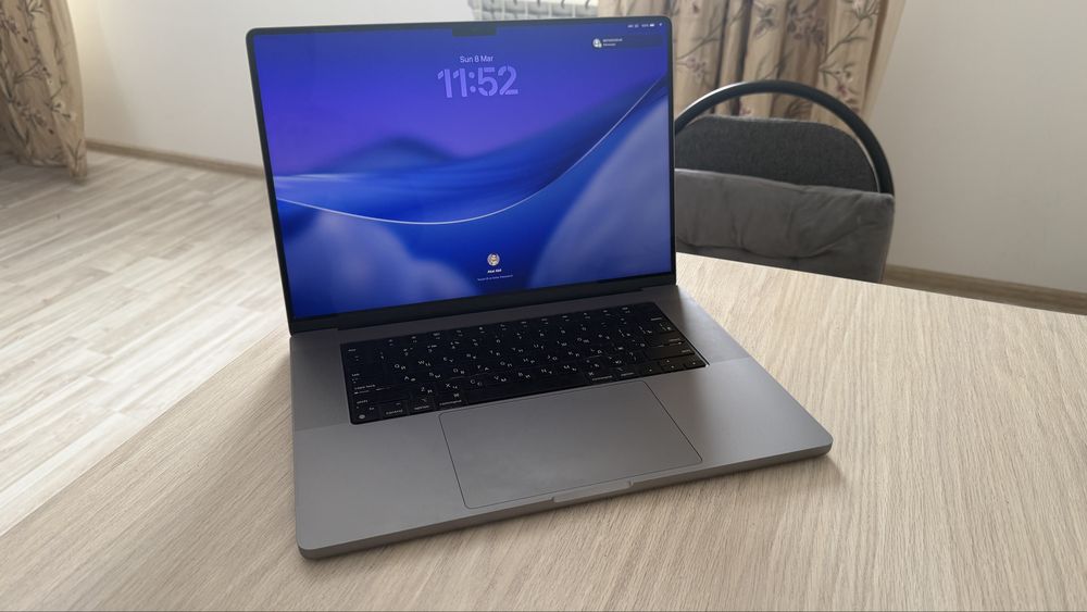 Macbook Pro m1 pro  16/512. 16”