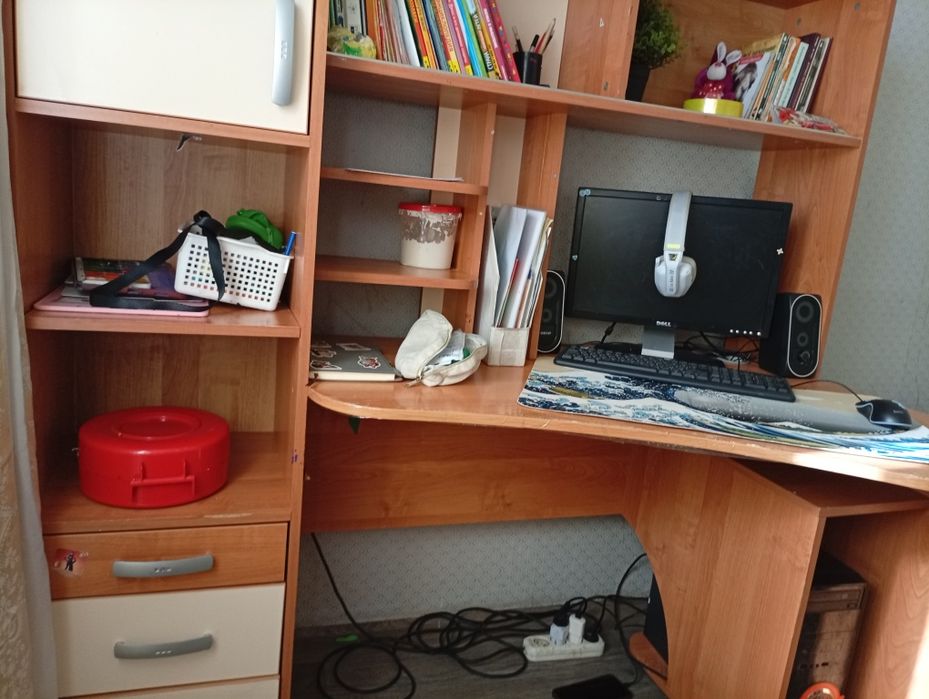 Продам рабочий стол (без ничего)