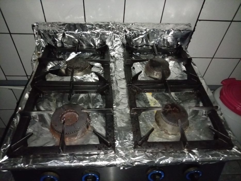 Vând aragaz industrial inox