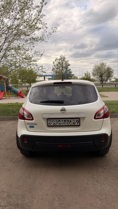 Продается машина / легковой автомобиль