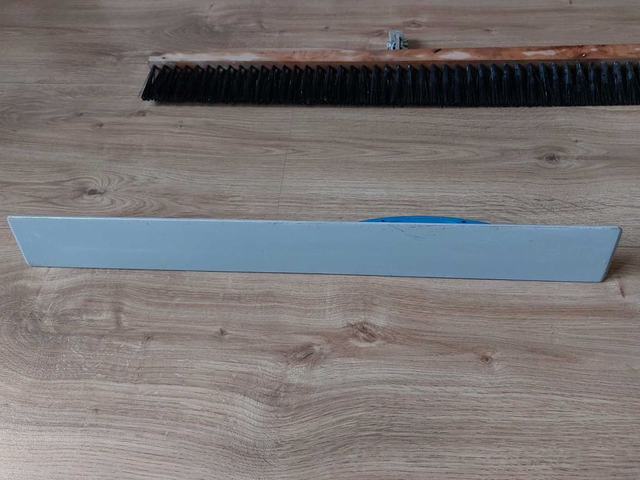 Магнезиева маламашка и четка за ресане на бетон