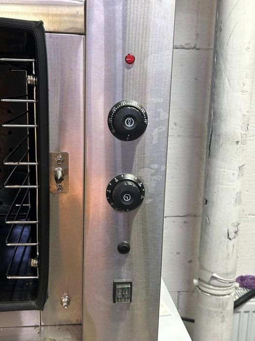 Пароконвекционая печь