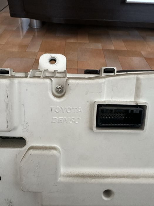 Щиток оптитрон камри 40 2,4 американец