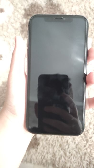 iPhone 11 продаю