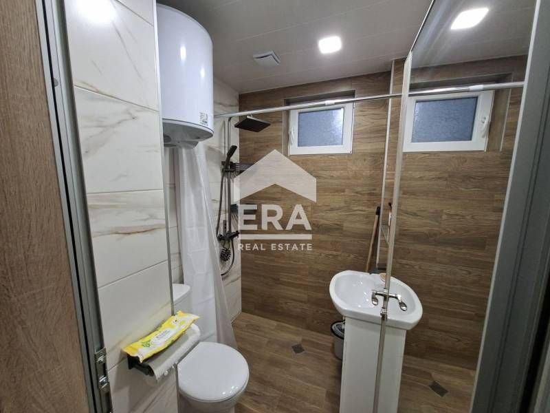 Дава се под наем Двустаен апартамент в Плевен, 9-ти квартал - 65 кв.м за 458.49 € - Снимка #3