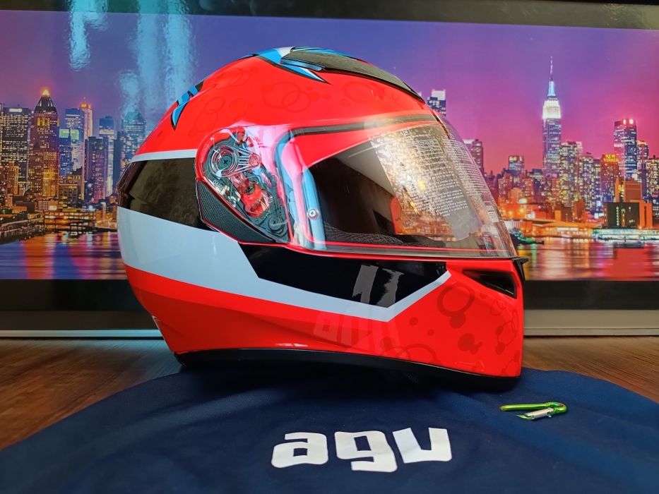 Мото шлем от итальянского бренда AGV