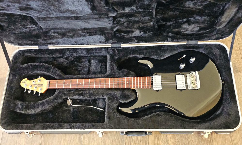 Chitara electrica Music Man Luke III HH