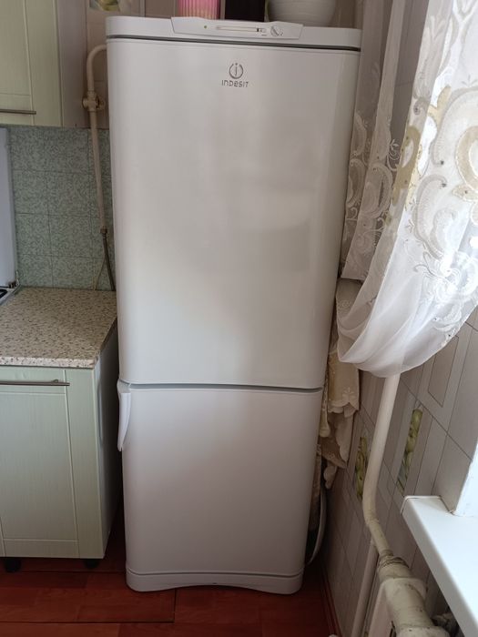 Продам холодильник б/у