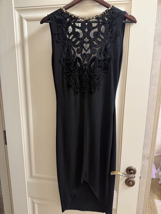 Rochie midi eleganta accesorizata cu  cristale atelier Laura Olteanu