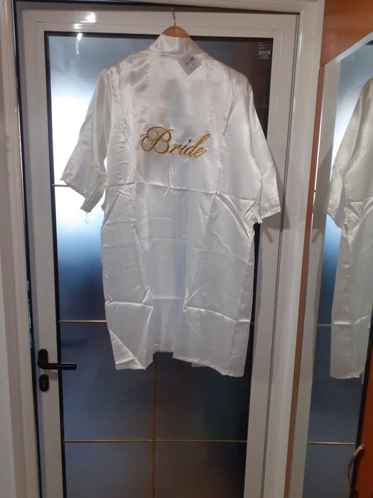 OFERTA—-Halat pt mireasa, model deosebit