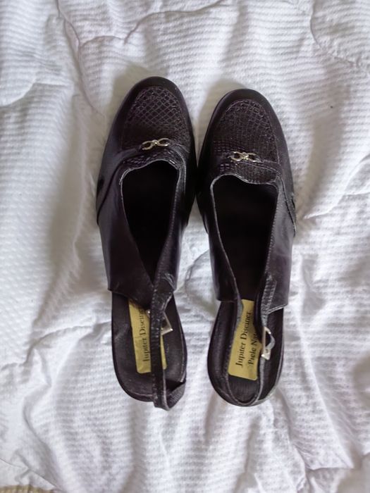 Pantofi de piele noi, foarte comozi, potriviti pentru 36