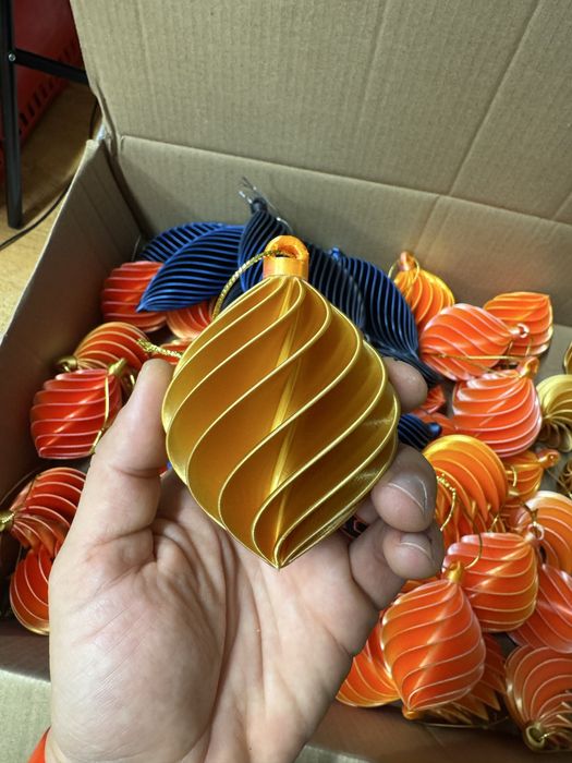 Коледни играчки за елха