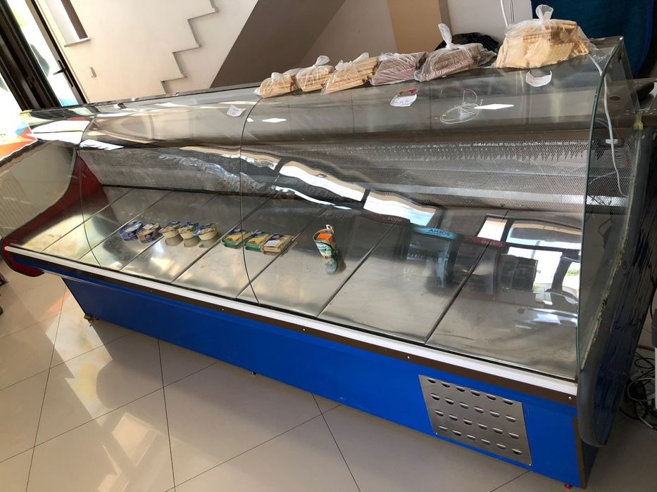 Vitrina orizontala Mezeluri