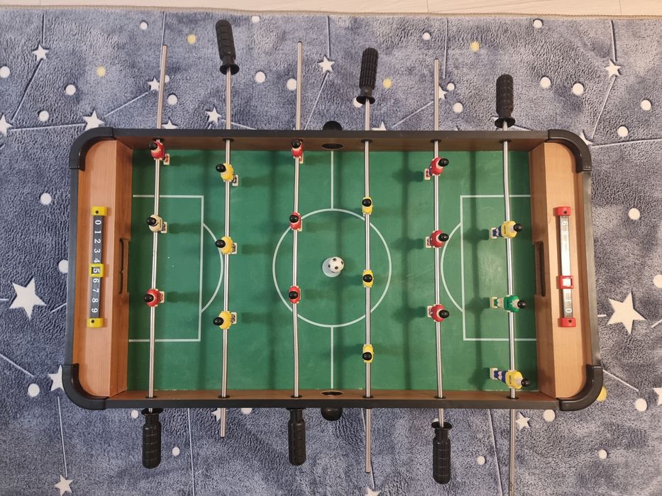 Fotbal de masa cu 18 jucatori