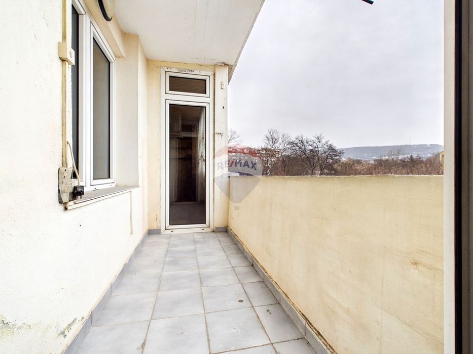 Продава се Двустаен апартамент в Варна, Левски - 77 кв.м за 1057 €/кв.м - Снимка #6