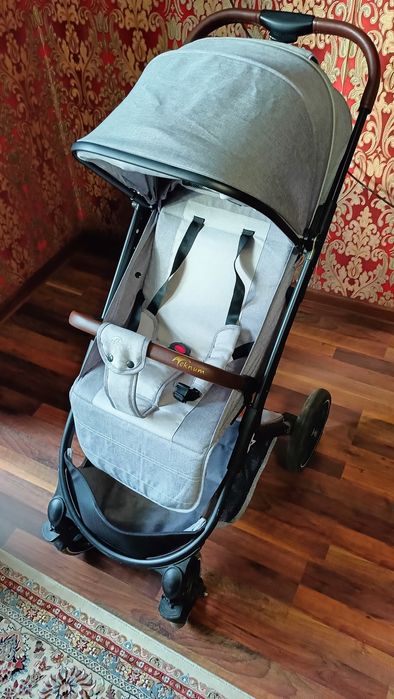 Продам коляску TECNUM