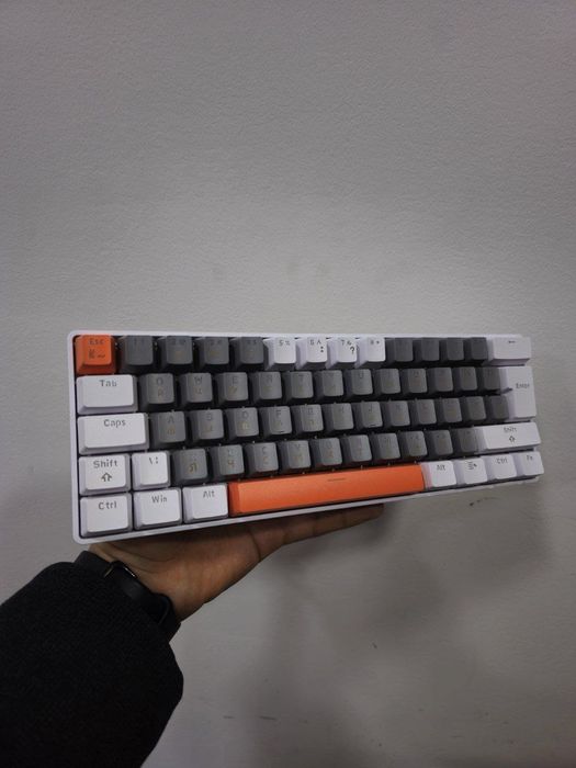 Механическая клавиатура красные свичи