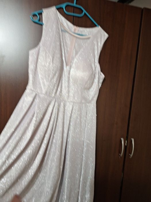 Рокля  нова размер 44