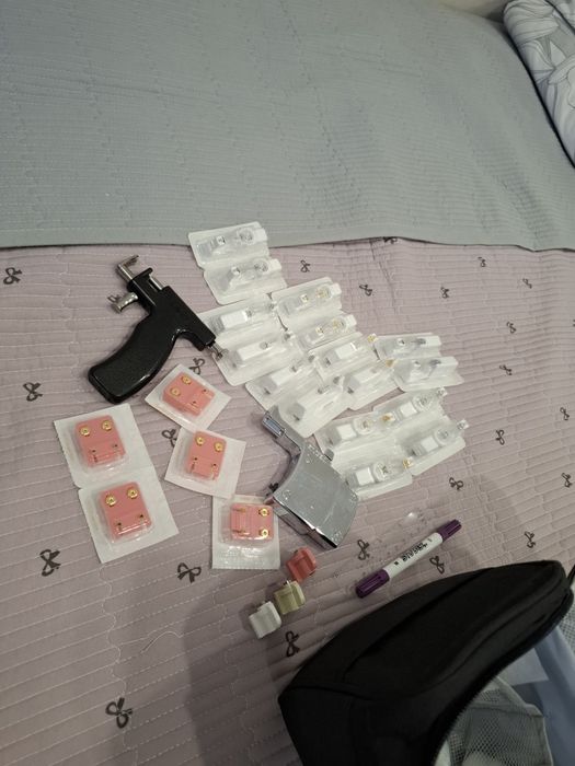 Продам набор для прокола ушей