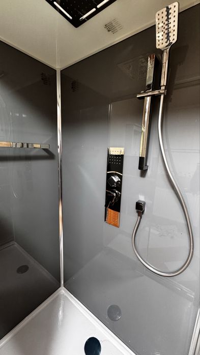 Instalator Montaj cabine de dus si instalatii sanitare Sector 4