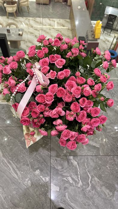 Продам букет кустовых роз