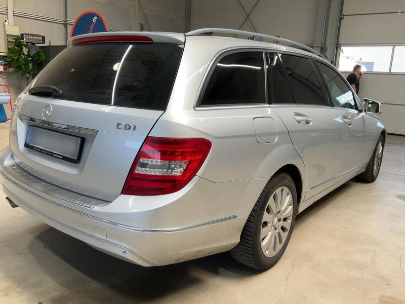 Mercedes-Benz C-Klasse C 220 CDI T BlueEfficiency Avantgarde 2011