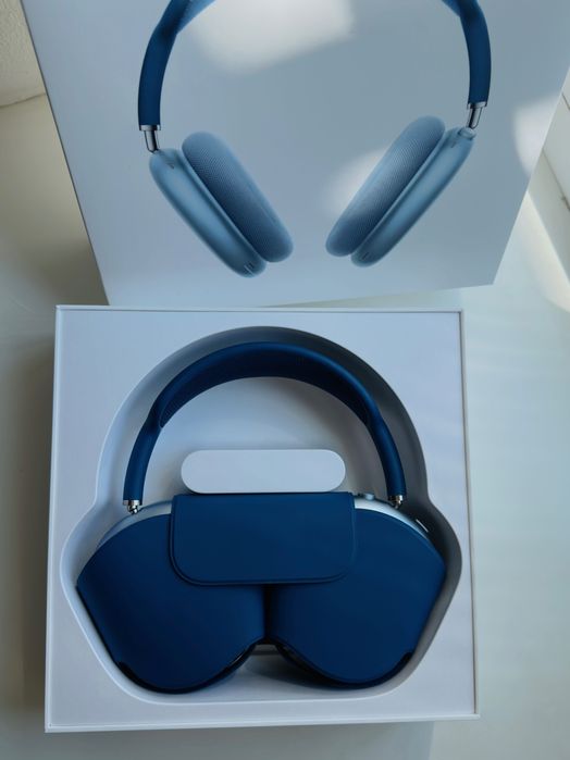 AirPods Max — Pacific Blue