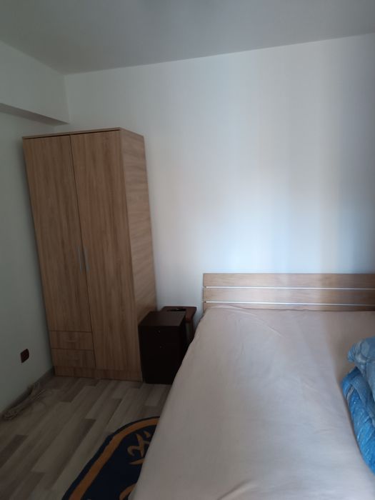 Închiriez apartament