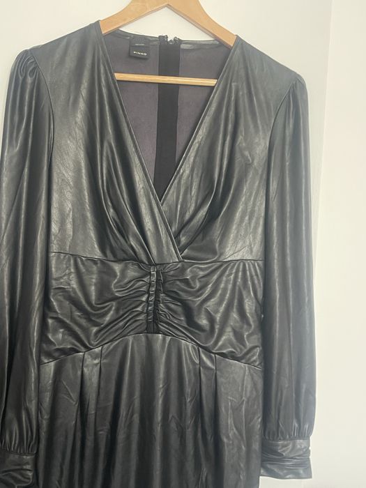 Rochie Pinko, mariema M