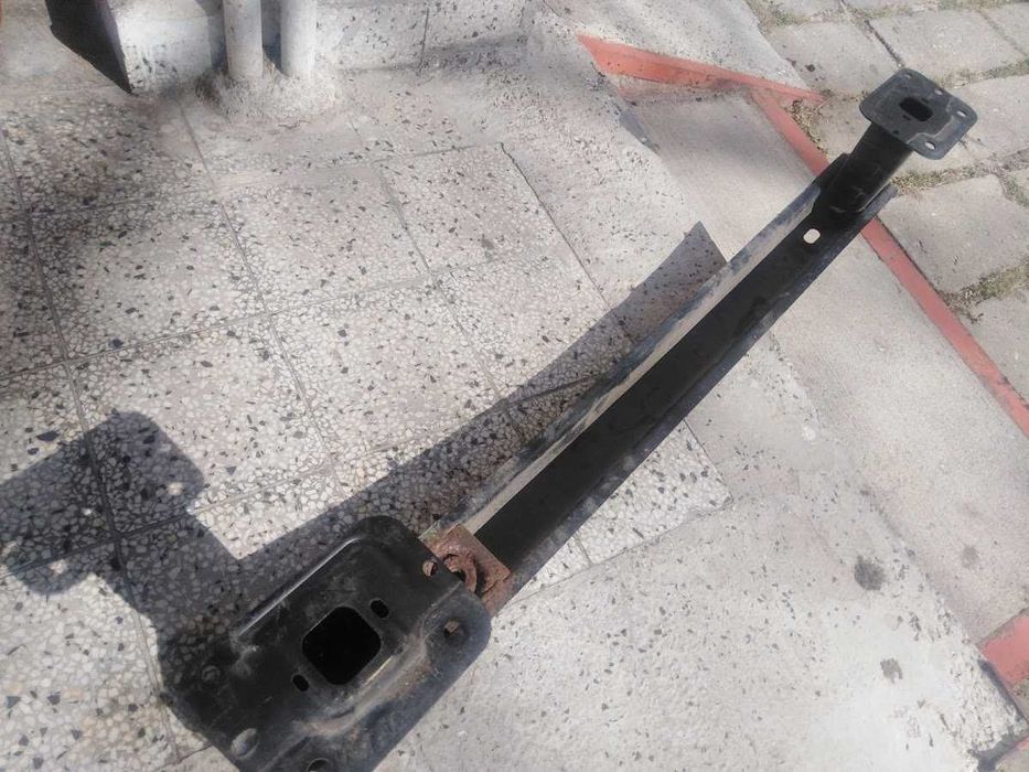 Продавам задна греда, броня Форд Куга 136к.с.