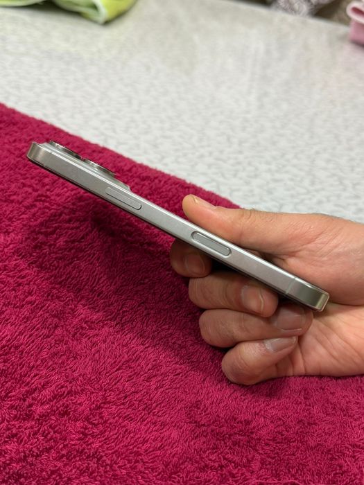 iPhone 16 pro продам в оличном состоянии