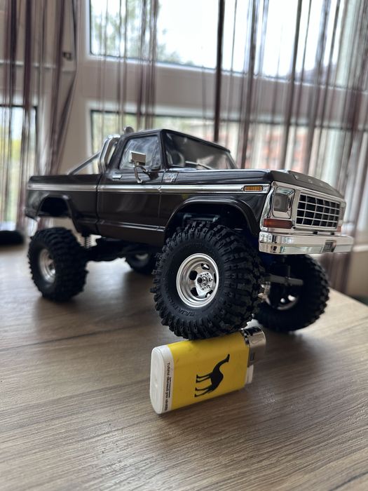 Traxxas TRX4M Ford f150 crawler ,