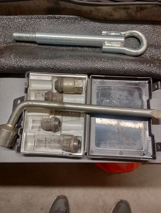 Продавам аксесоари за Шевролет каптива