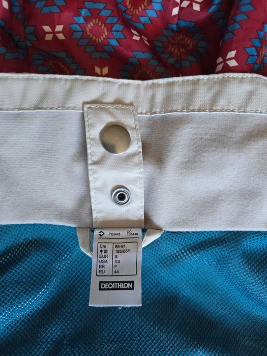 Дамско туристическо яке Decathlon Quechua Arpenaz 300 Rain