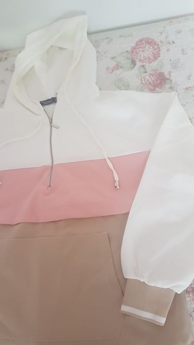 Дамска спортна блуза размер М