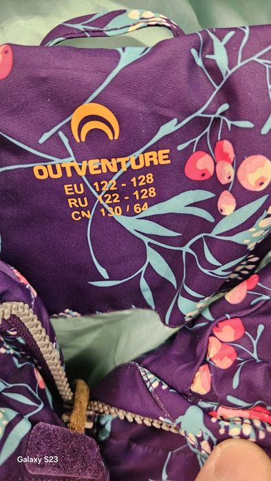 Продам куртку для девочки