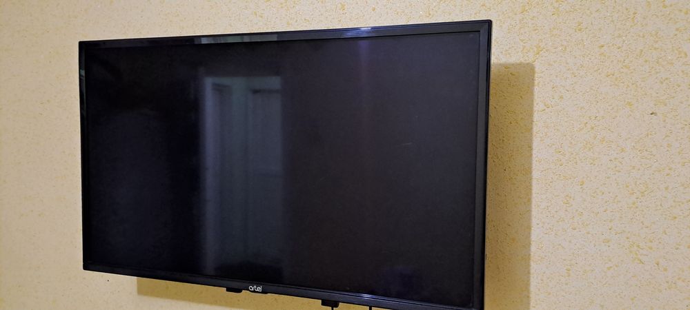 Artel televizor 32 lik srochna sotiladi