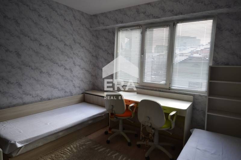 Дава се под наем Тристаен апартамент в Хасково, Куба - 75 кв.м за 331.5 € - Снимка #3