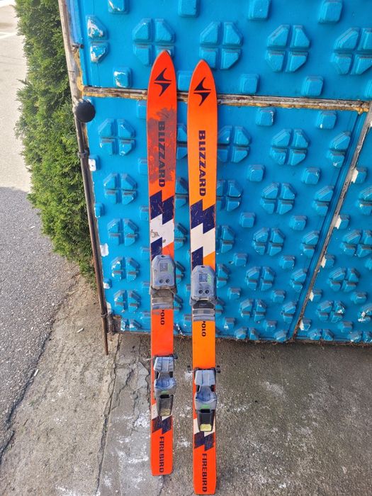 Clăpari, patine,schiuri