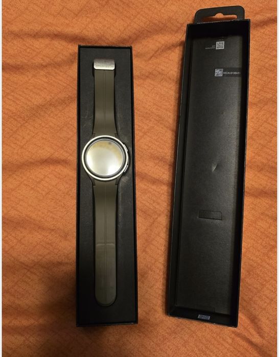 Vand Watch 5 Pro eSim 44 mm cumparat de nou cu factura