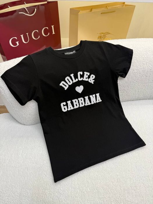 Тениски с къс ръкав