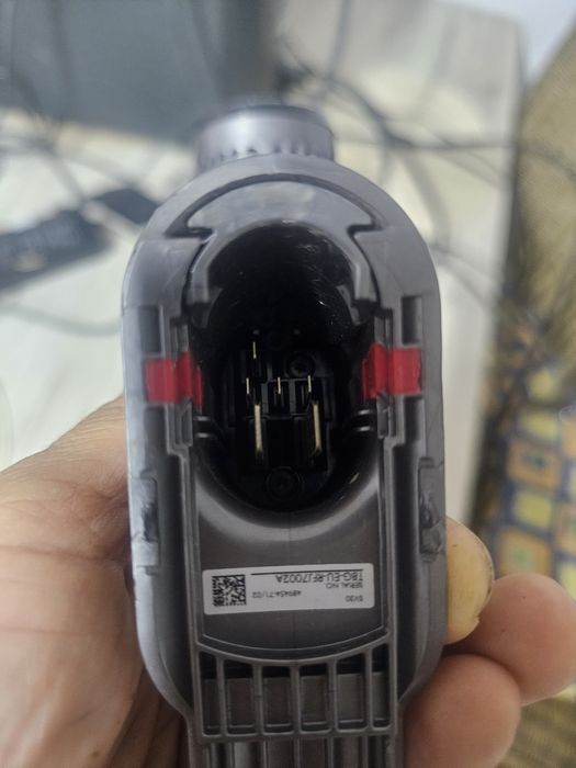 Corp dyson v11 si v12
