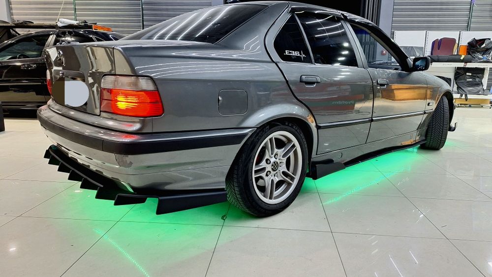 Обвес BMW e36. На перед бампер и Зад бампер.