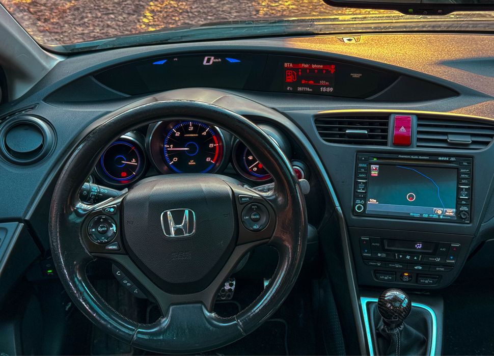 Honda civic IX hatchback 2012, 2.2 diesel 150hp