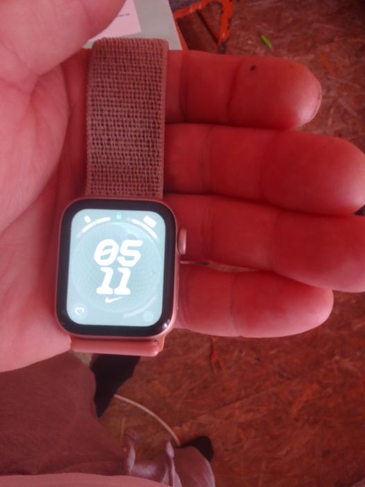 Час Apple watch 4