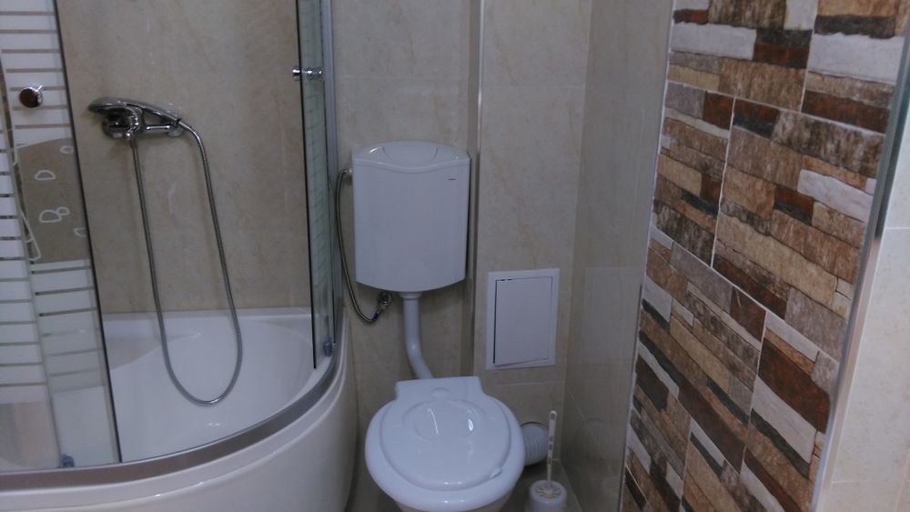 Apartament de închiriat  ,liber din 5 iulie.Ap cu 2 camere utilat si mobilat.etajul 7 .De preferință persoane singure fără animal de companie