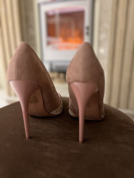 Vand pantofi eleganti